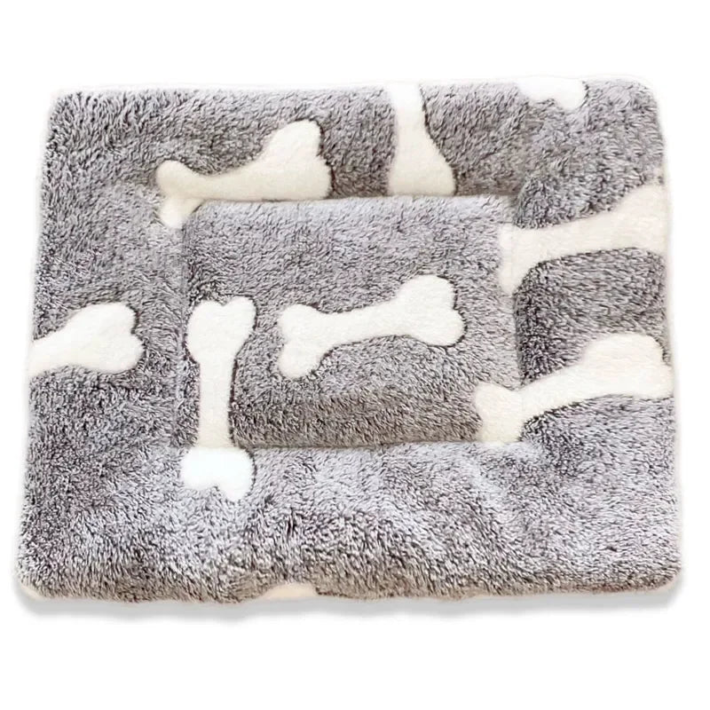 Pet Sleeping Mat Washable Plush Bed Mats for Cats Blanket Pad Fleece Home Washable Warm Bear Pattern Blanket Pet Supplies
