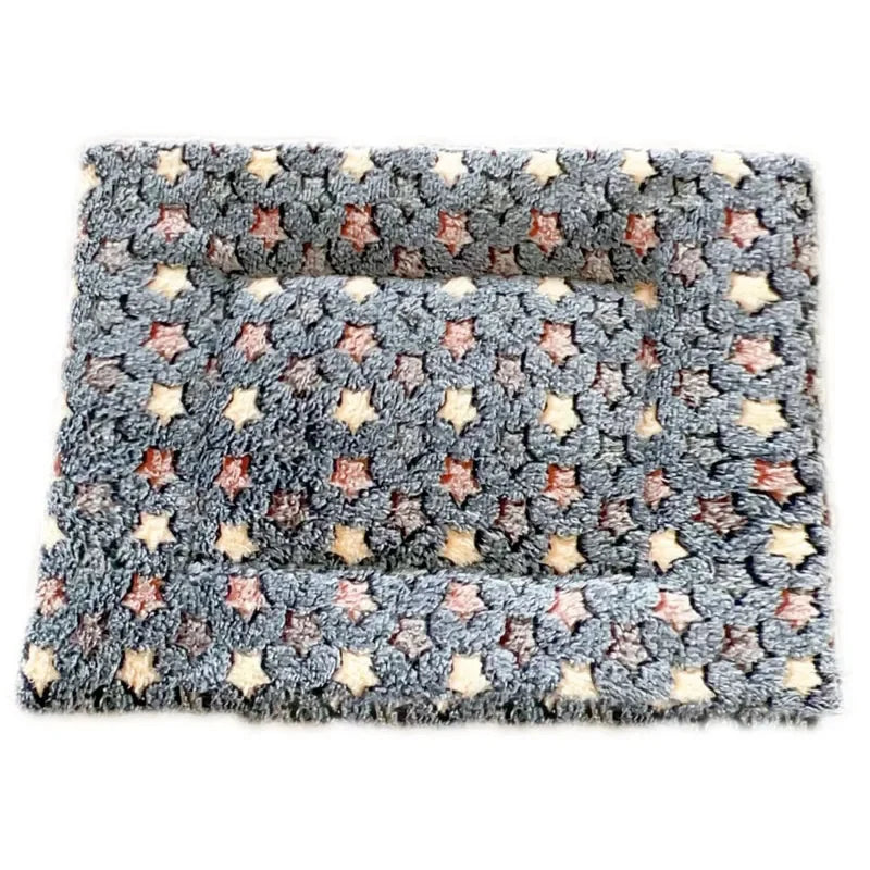 Pet Sleeping Mat Washable Plush Bed Mats for Cats  Blanket Pad Fleece Home Washable Warm Bear Pattern Blanket Pet Supplies