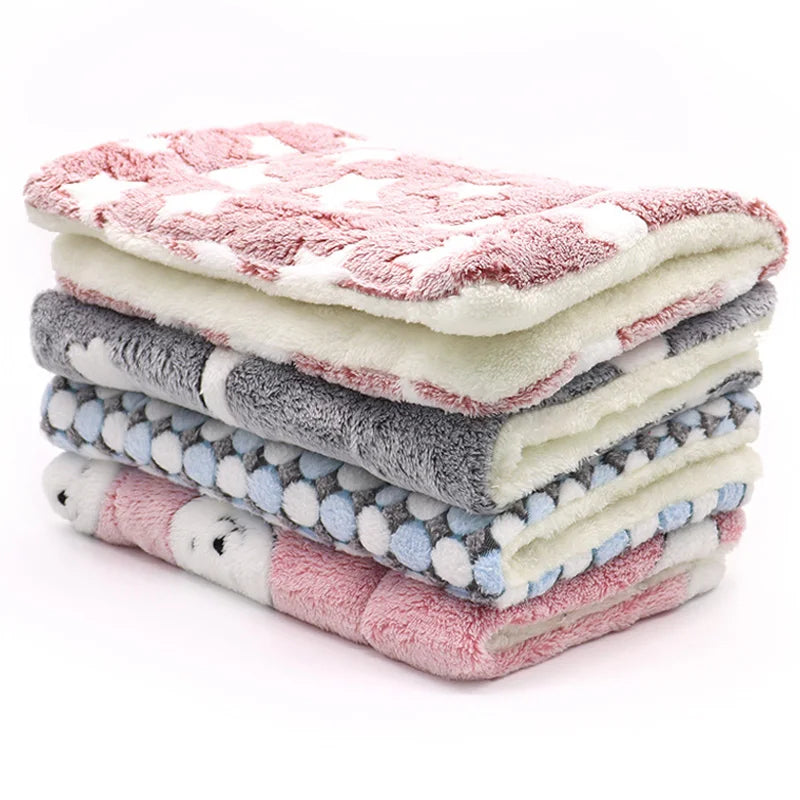 Pet Sleeping Mat Washable Plush Bed Mats for Cats  Blanket Pad Fleece Home Washable Warm Bear Pattern Blanket Pet Supplies