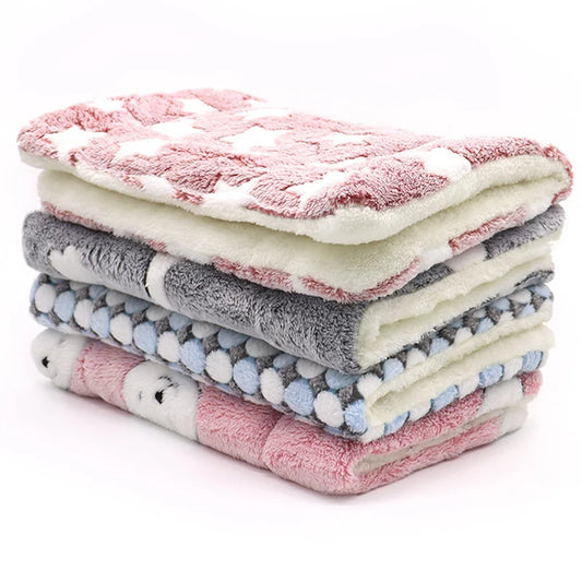 Pet Sleeping Mat Washable Plush Bed Mats for Cats  Blanket Pad Fleece Home Washable Warm Bear Pattern Blanket Pet Supplies